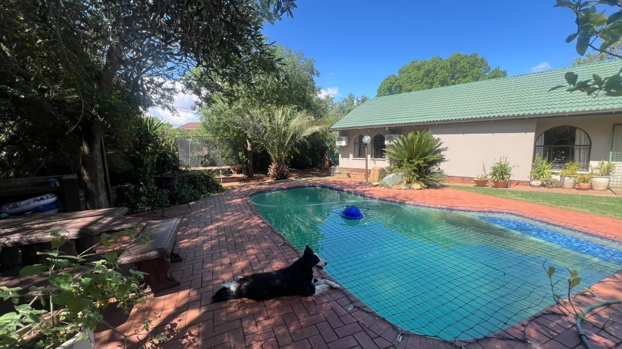 4 Bedroom Property for Sale in Pellissier Free State